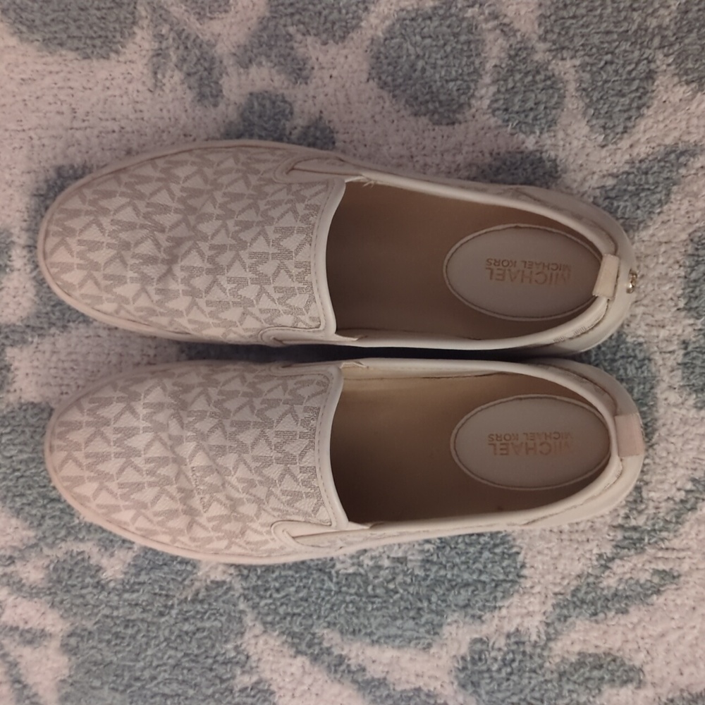 MK slip on